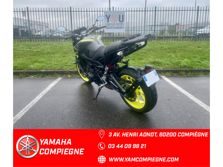 YAMAHA MT-09